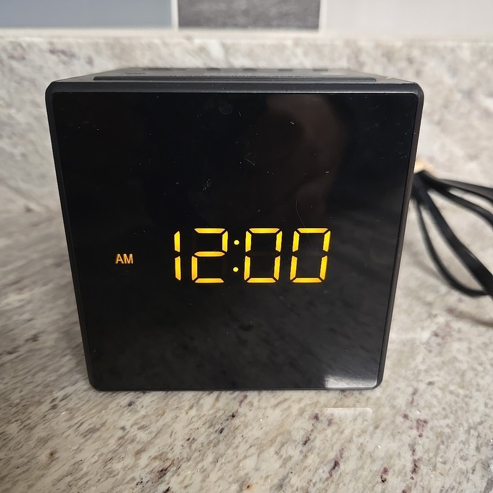 Sony‎ ICF-C1 Desktop Alarm Clock AM FM Radio Black Sony ICFC1 - Preowned.